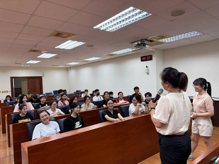 2025.05.20 Resume Review Workshop & Interview Experience Sharing – Vietnamese SessionImage
