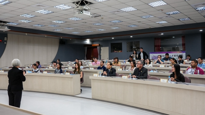2026.10.16 INTENSE Program's Thai Mandarin Teacher Training program and graduation ceremony, with certificates presented by Vice President HsuImage