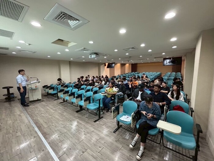2025.04.24 外國學生在臺工讀及畢業後留台就業說明會-英文場圖片